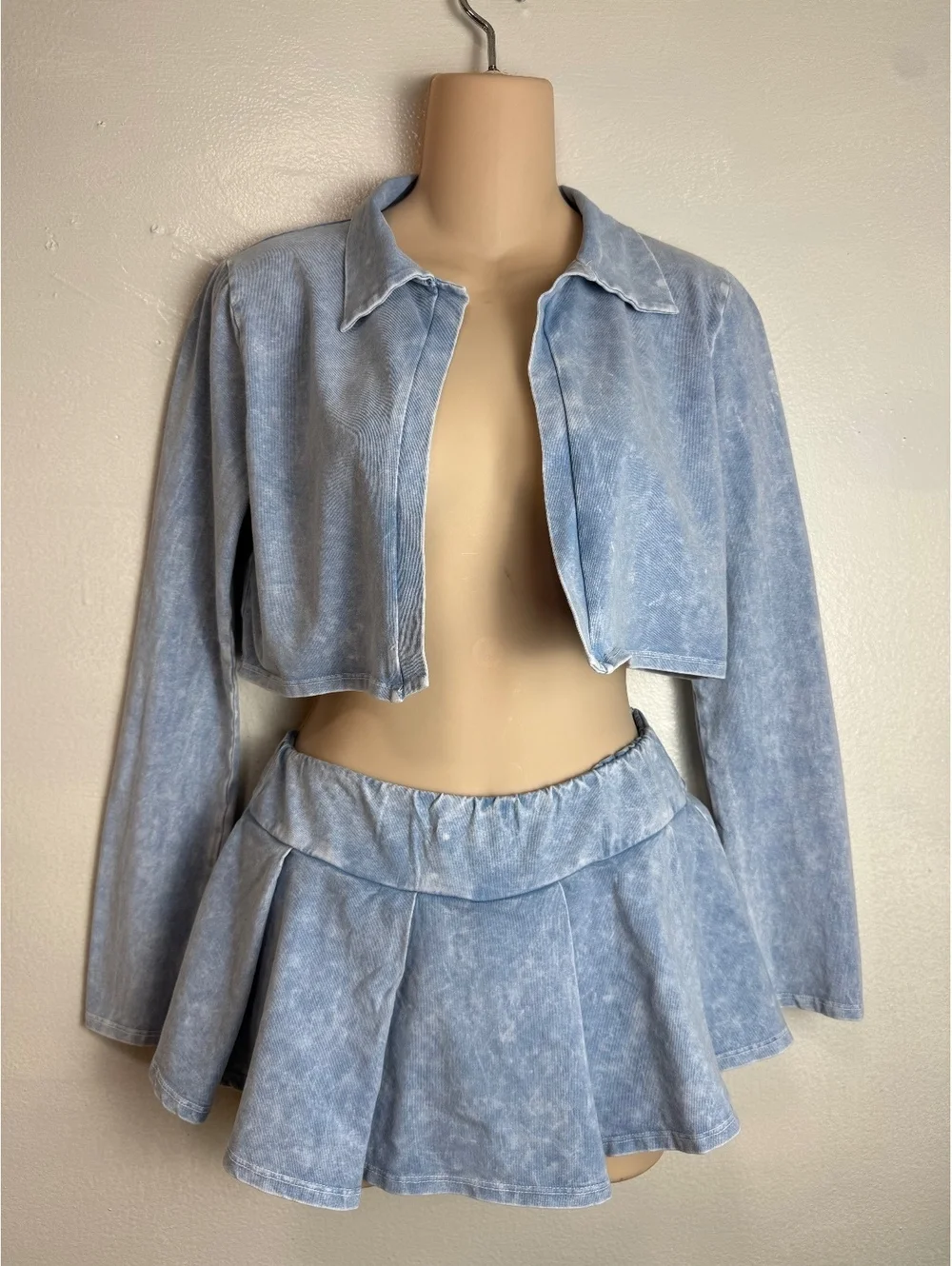 Light Blue Two-Piece Corduroy Crop Jacket and Pleated Skirt Set S/M